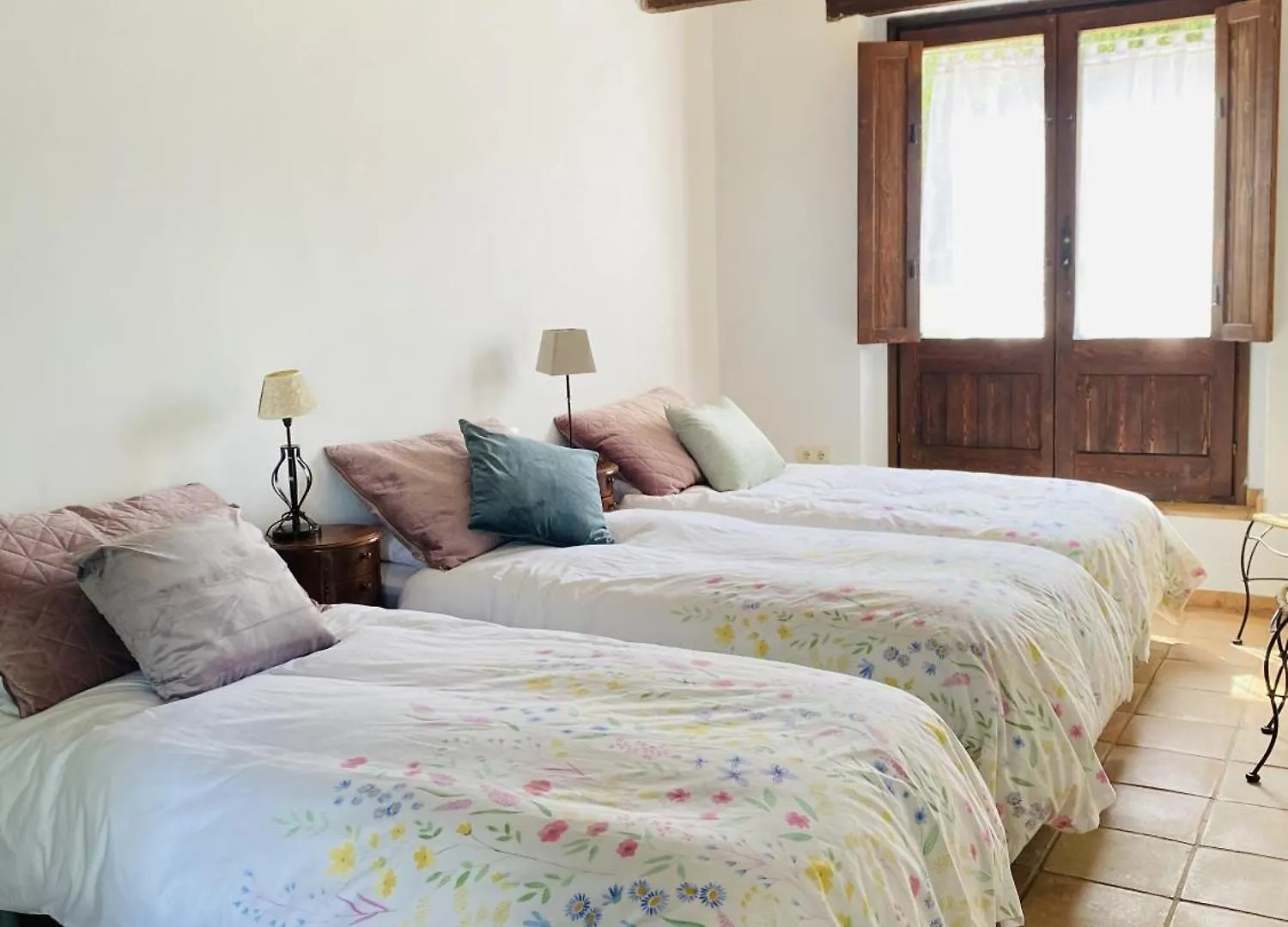 Вилла Casa Mas Molines Con Piscina Jacuzzi Y Barbacoas Montras