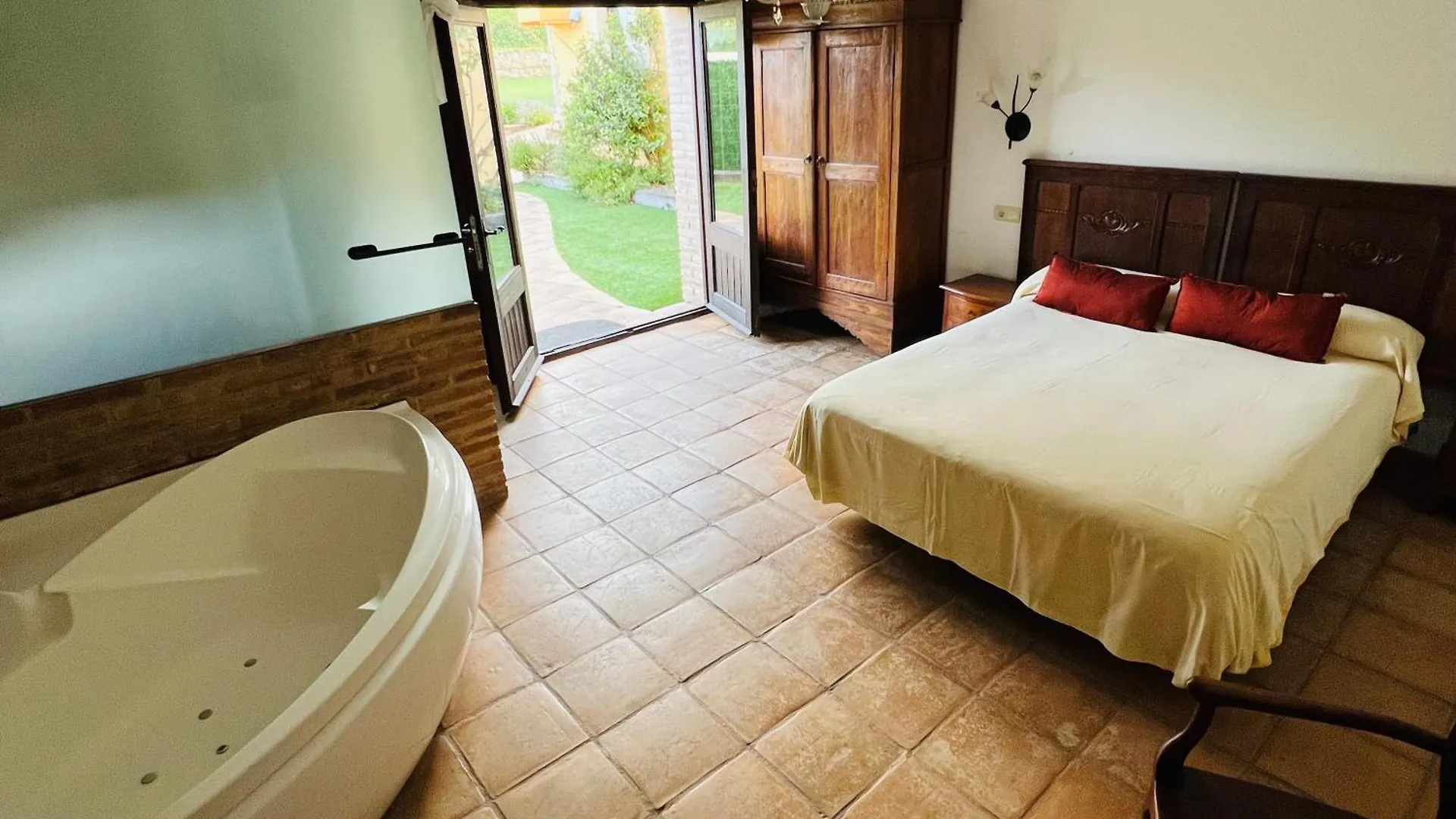 Вилла Casa Mas Molines Con Piscina Jacuzzi Y Barbacoas Montras Шале