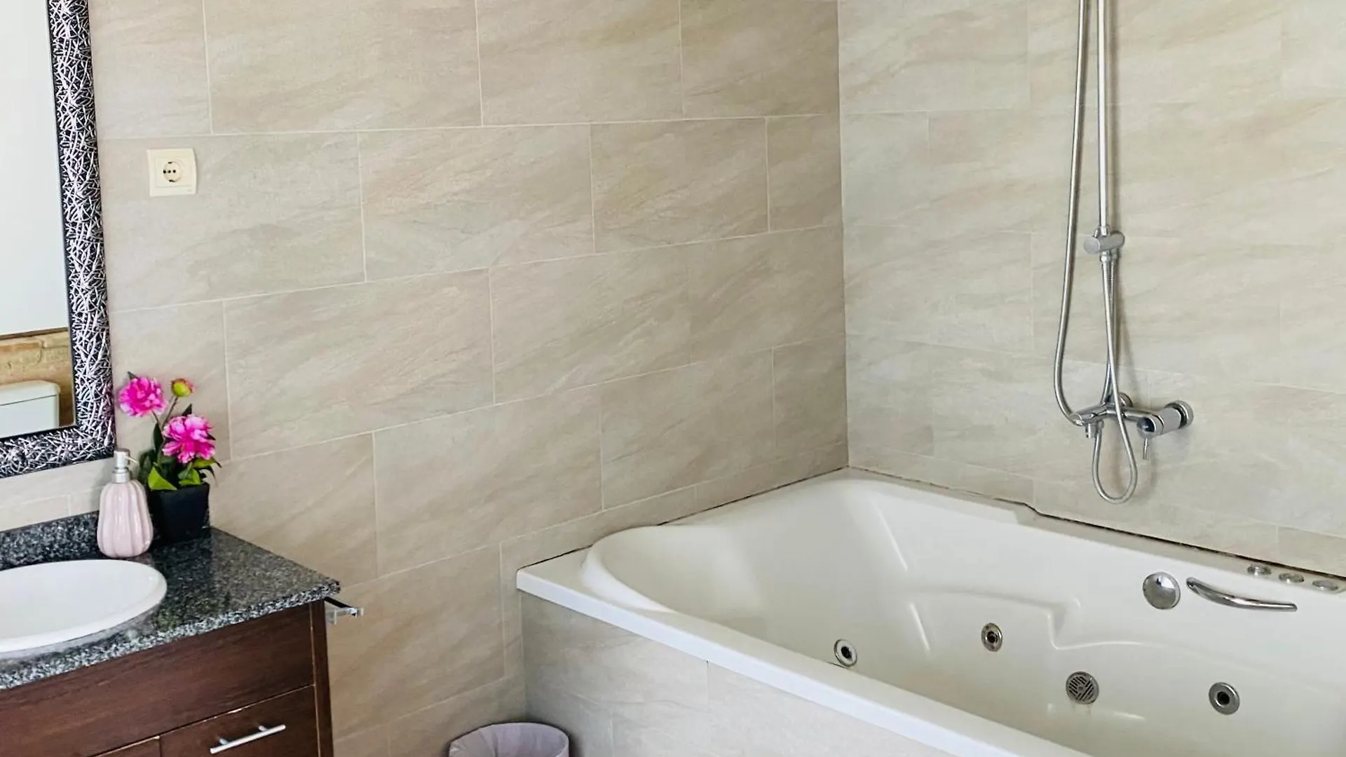Villa Casa Mas Molines Con Piscina Jacuzzi Y Barbacoas Montrás 0*,  Spagna